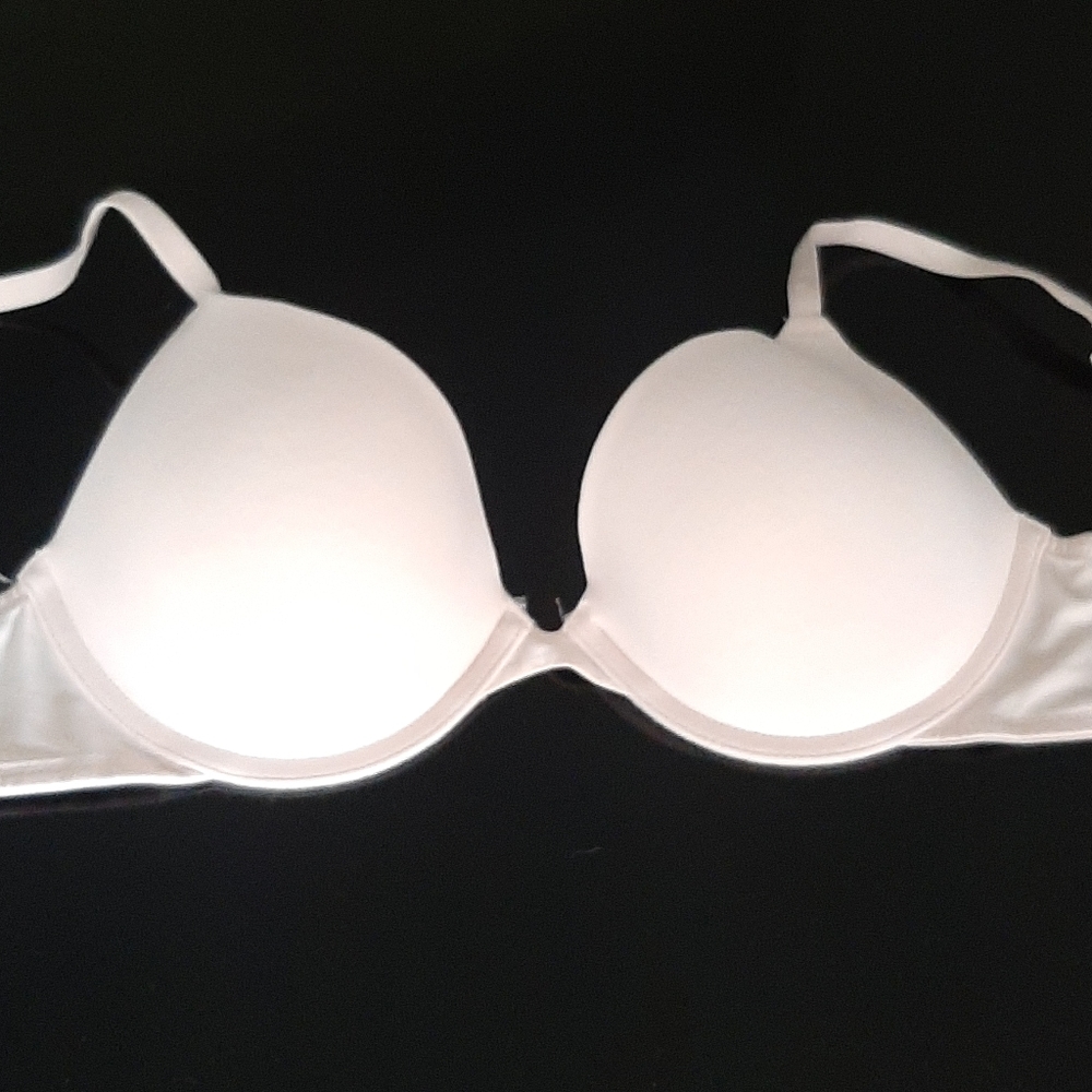 LA senza bra